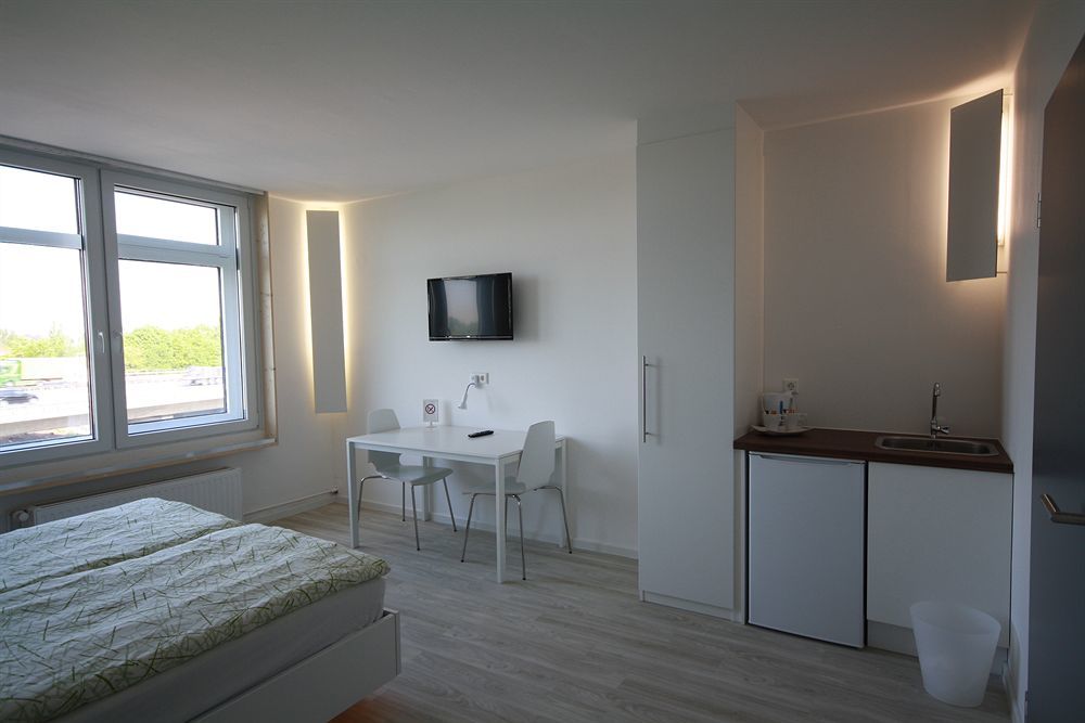Bedpark Stellingen Hotel Hamburg Exterior photo