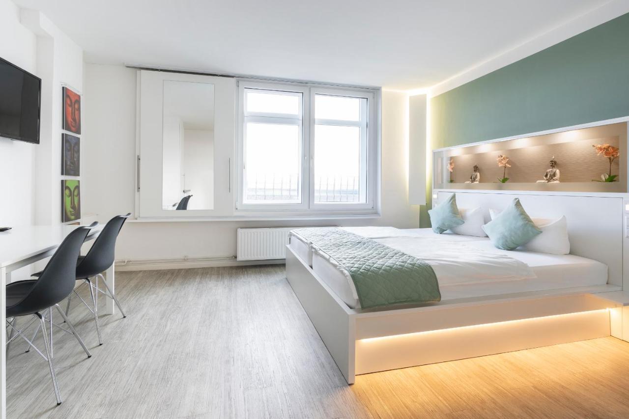 Bedpark Stellingen Hotel Hamburg Exterior photo